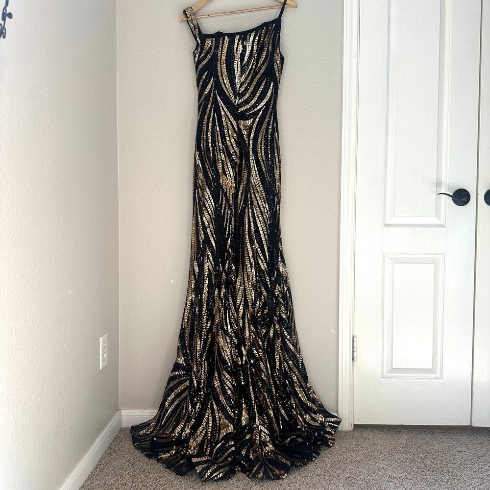 Jovani Gold/Black Sequin Off the Shoulder Trumpet Gown, Black Tie Gala Ball, 8 - Picture 6 of 11